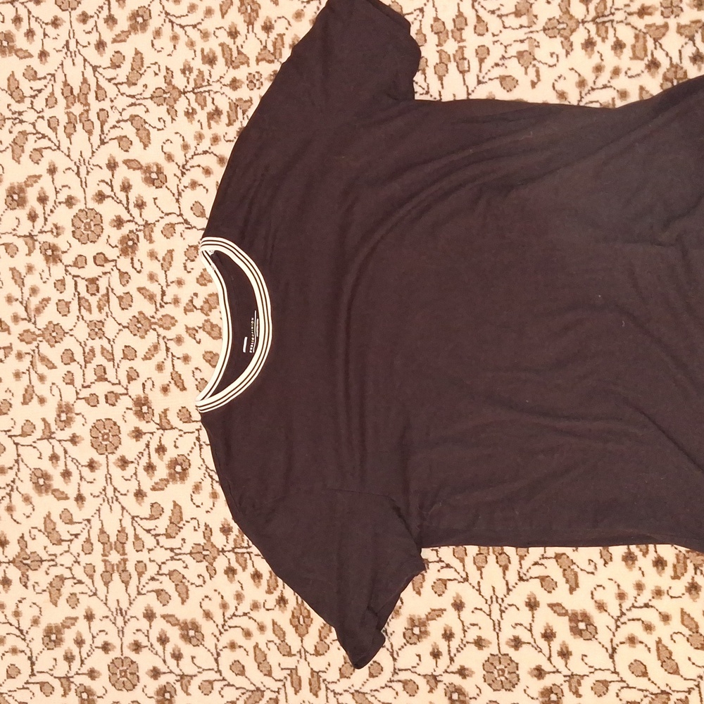 Public opinion. Large. Black Tshirt.